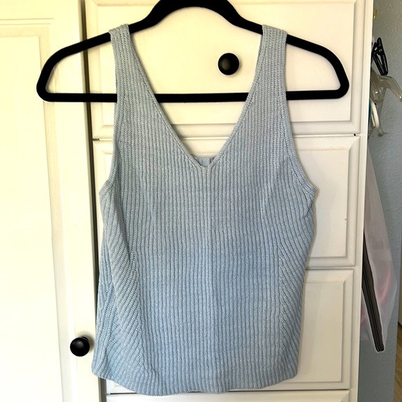 NWT Vince blue v neck knit tank - Picture 1 of 4